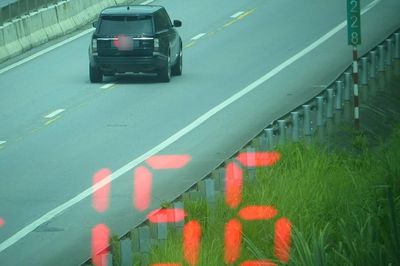 Nữ tài xế lái Land Rover chạy 156 km/h trên cao tốc Nội Bài - Lào Cai