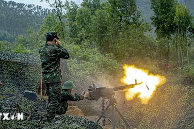 Phú Thọ: Sư đoàn 304 diễn tập chiến thuật thực hành bắn đạn thật