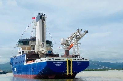 Hạ thủy tàu điện gió ngoài khơi, khẳng định năng lực đóng tàu Việt Nam