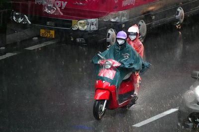 Thời tiết ngày 28/7: Mưa lớn bao trùm nhiều khu vực, cảnh báo lốc xoáy và gió giật mạnh trên biển