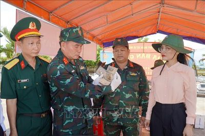 Hai bức ảnh trong phần mộ vô danh thắp hy vọng tìm lại danh tính liệt sĩ