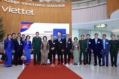 Chủ tịch Quốc hội Vương quốc Campuchia thăm Tập đoàn Viettel