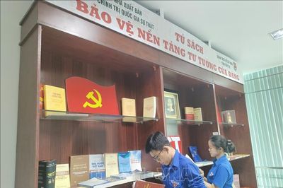 Chỉ thị số 10-CT/TW: Tăng cường giáo dục lý luận chính trị, lý tưởng cách mạng trong hệ thống giáo dục quốc dân