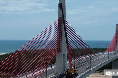 Toàn cảnh cầu vượt biển dài nhất miền Trung trước ngày cán đích
