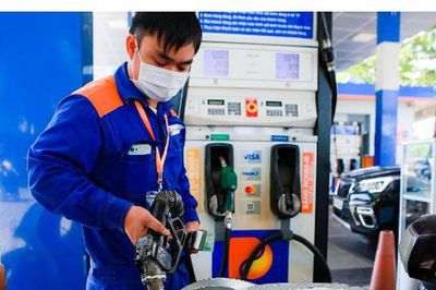 Đề xuất doanh nghiệp được quyền tự quyết định và công bố giá bán lẻ xăng dầu