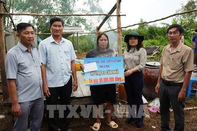 Cà Mau: Lốc xoáy làm 27 căn nhà hư hỏng, hỗ trợ kịp thời cho người dân