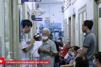 Khi tuổi già nặng nề đi qua con dốc