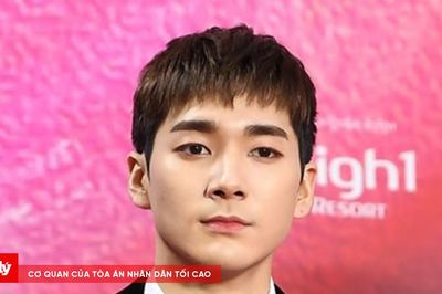Cựu thành viên NU'EST Aron tiết lộ cuộc sống làm nhân viên văn phòng, vẫn theo đuổi đam mê âm nhạc