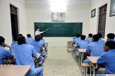 Những con chữ mở lối hoàn lương