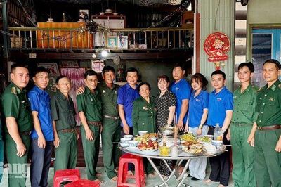 Bữa cơm nghĩa tình ở Phú Hữu