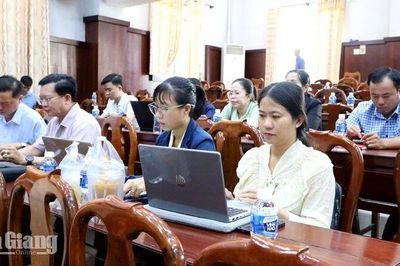 60 học viên tập huấn kỹ năng bán hàng trên nền tảng số
