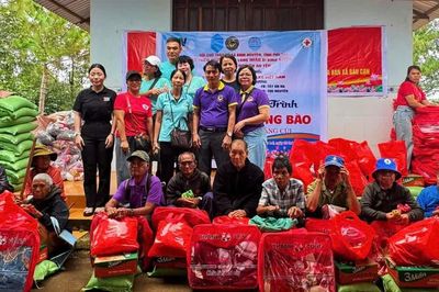 Gia Lai: Trao 180 suất quà cho hộ khó khăn và người dân làng Cùi