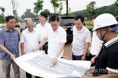 Lãnh đạo UBND tỉnh thị sát, xem xét địa điểm đề xuất thực hiện dự án Cụm Công nghiệp Bắc Lãng và kiểm tra tiến độ Cụm công nghiệp Đình Lập