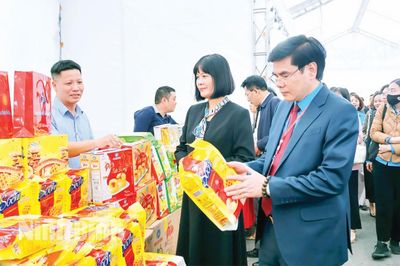 Công đoàn Ninh Bình: Quan tâm, đồng hành cùng người lao động