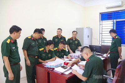 Bộ CHQS tỉnh kiểm tra, thu hồi cơ sở vật chất phục vụ công tác giải thể, tổ chức lại Ban Chỉ huy phòng thủ khu vực