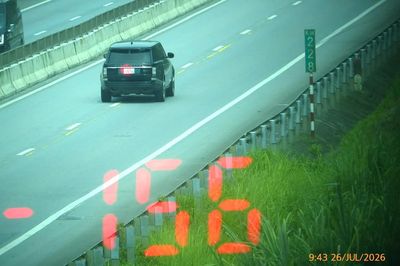 CSGT xử lý nữ tài xế điều khiển xe Land Rover 156km/h trên cao tốc Nội Bài - Lào Cai