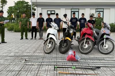 Khởi tố 27 đối tượng mang hung khí gây náo loạn đường phố ở Hưng Yên