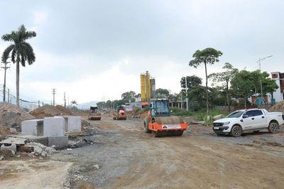 Chủ tịch Hà Nội yêu cầu đẩy nhanh giải phóng mặt bằng 2 dự án giao thông trọng điểm