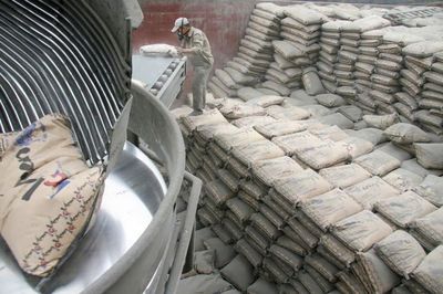 Doanh nghiệp vật liệu xây dựng phân hóa lợi nhuận giữa sóng đầu tư công