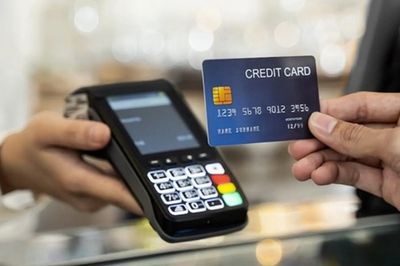 Ngân hàng Nhà nước cảnh báo tình trạng đánh tráo chip thẻ, yêu cầu minh bạch phí thẻ tín dụng
