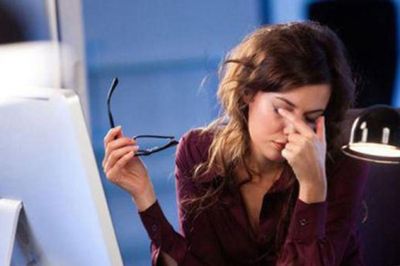 Nhận diện sớm các dấu hiệu cảnh báo đột quỵ, ngừng tim cho nhân viên văn phòng không nên bỏ qua