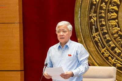 Phó Chủ tịch Thường trực Quốc hội Đỗ Văn Chiến làm việc với Văn phòng Quốc hội về công tác chuẩn bị Kỳ họp không thường lệ thứ Nhất