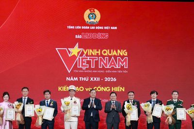 Vinh quang Việt Nam 2026: Những biểu tượng sống động cho ý chí, trí tuệ và khát vọng vươn lên