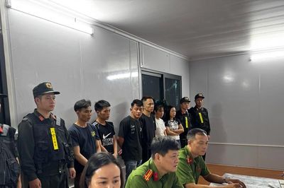 Biểu dương thành tích các đơn vị triệt phá đường dây buôn lậu xuyên biên giới