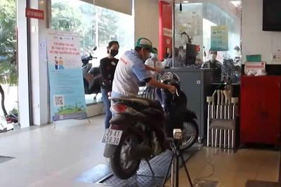 Hà Nội xây dựng mạng lưới kiểm định khí thải xe máy