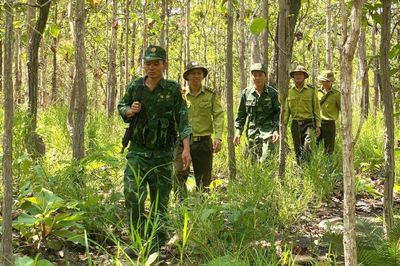 Giữ đường biên từ những buôn làng yên ổn