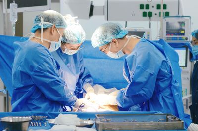 Ca phẫu thuật 'kép' cứu sản phụ mang khối u xơ tử cung lên tới 10cm tại đảo Ngọc