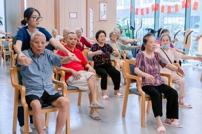 Đề xuất trang bị kiến thức, kỹ năng chuẩn bị tuổi già cho người từ 40 tuổi