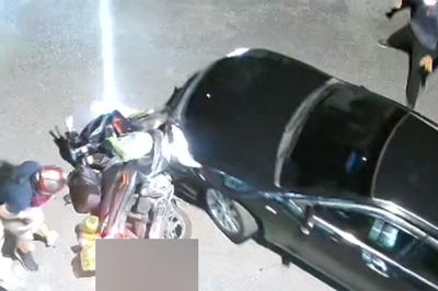 Triệu tập tài xế ô tô lấn làn tông xe máy chở 2 trẻ nhỏ rồi bỏ chạy ở Hải Phòng
