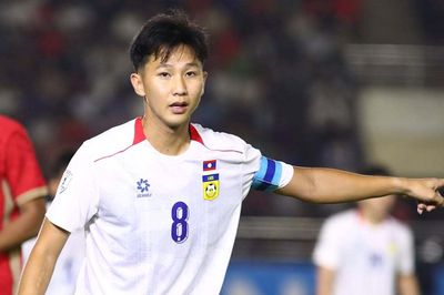 Malaysia 4-0 Lào: Sao Việt kiều 'im tiếng'