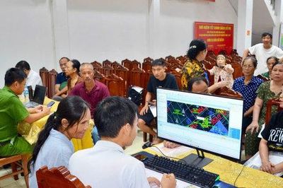 Phường Tùng Thiện đồng loạt cập nhật dữ liệu đất đai tại 6 tổ dân phố