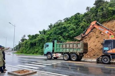 Vì sao Bắc Bộ mưa dông kéo dài?