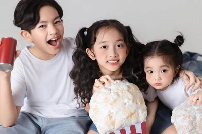 Khoảnh khắc đẹp của 3 con nhà Khánh Thi - Phan Hiển