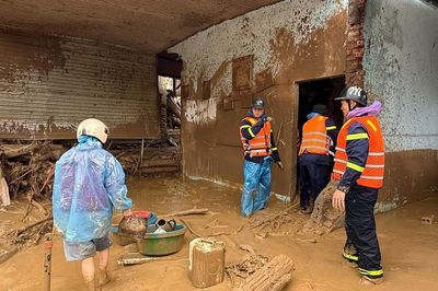 Cảnh báo gần 300 điểm có nguy cơ lũ quét, sạt lở đất ở 12 tỉnh thành