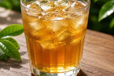 Uống trà đá có thể thay thế nước lọc không?