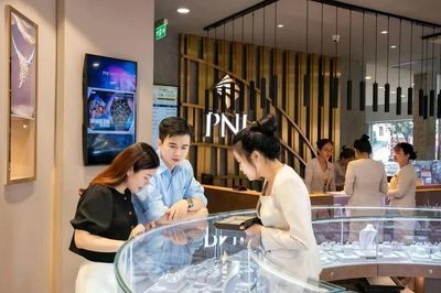Khách đổ xô bán kim cương, PNJ đã phải chi hơn 7.000 tỷ đồng để mua lại