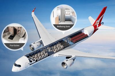 Có gì bên trong chuyến bay nhiều người theo dõi nhất thế giới?