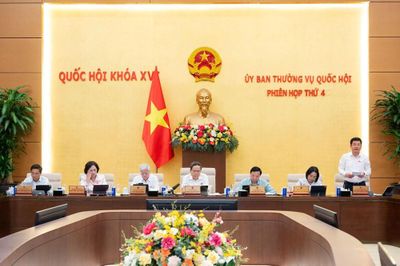 Ủy ban Thường vụ Quốc hội cho ý kiến về dự án Luật Kinh doanh bất động sản (sửa đổi)