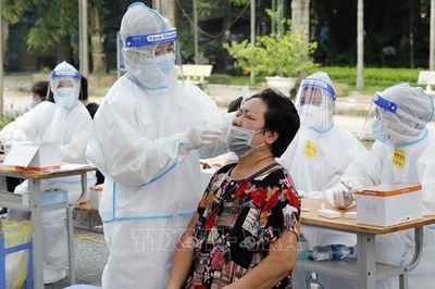 Ca mắc COVID-19 và cúm mùa tăng, Bộ Y tế khuyến cáo người dân thực hiện 6 biện pháp phòng bệnh