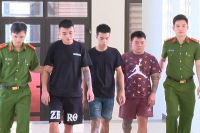 Bắt giữ nhóm đối tượng lấy cớ va quệt xe để cưỡng đoạt tài sản