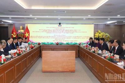 Đoàn đại biểu cấp cao Tòa án nhân dân tối cao Lào thăm, làm việc với Tòa án nhân dân Thành phố Hà Nội