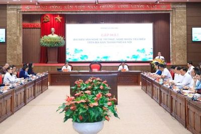 Bí thư Thành ủy 'đặt hàng' các trí thức, nhà khoa học giải quyết các điểm nghẽn của Thủ đô