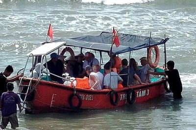 Tạm dừng ca nô đưa khách ra hải đăng Kê Gà để rà soát an toàn