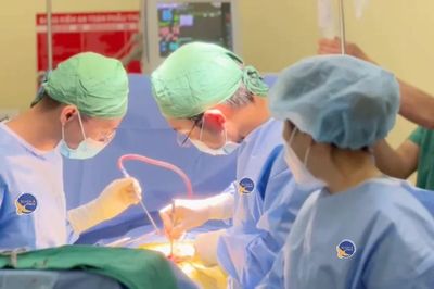 Tự ý tiêm thuốc giảm đau lưng, người đàn ông bị nhiễm trùng cột sống