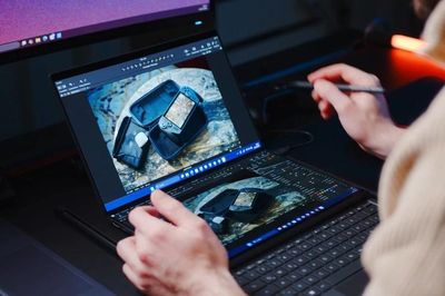 Laptop hai màn hình khiến cách làm việc thay đổi ra sao?