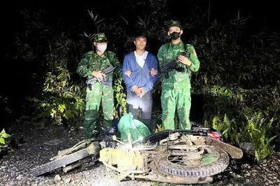 Bắt đối tượng vận chuyển vật liệu nổ qua biên giới ở Quảng Trị